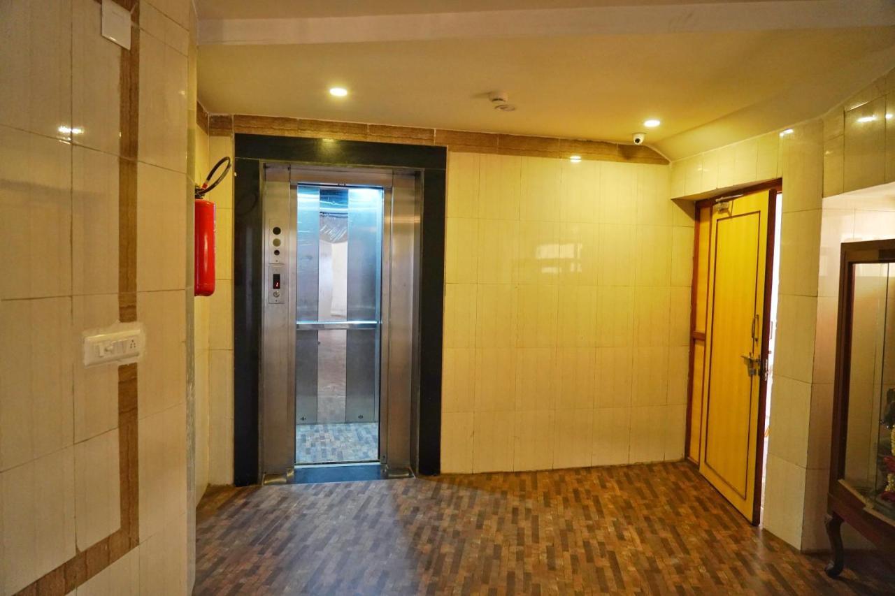 Hotel Riverfront Ahmedabad Exterior foto